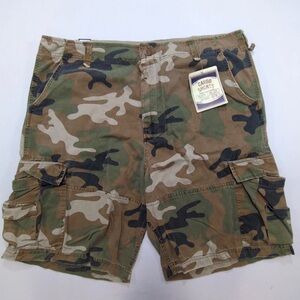 NWT Steve & Barry's Mens Size 42 Cargo Shorts Green Camouflaged Pockets Camo NEW